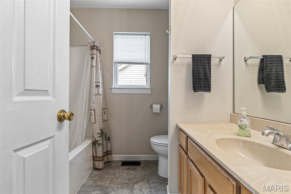 1421 Northwoods Drive