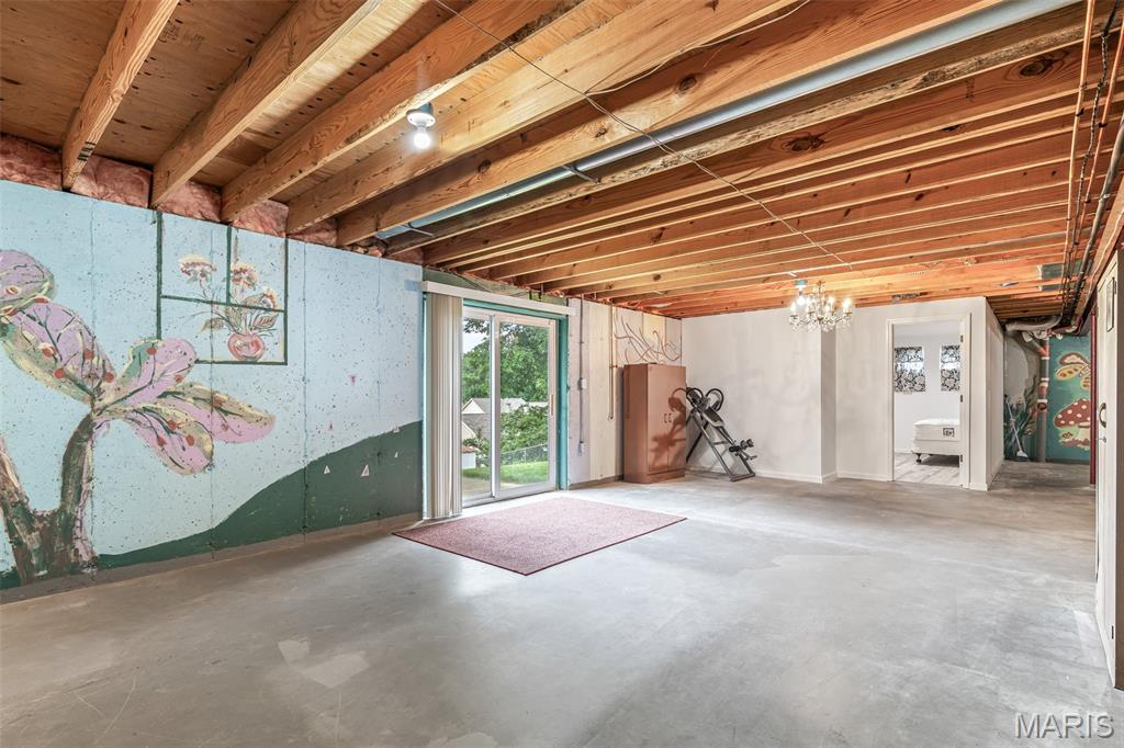1421 Northwoods Drive