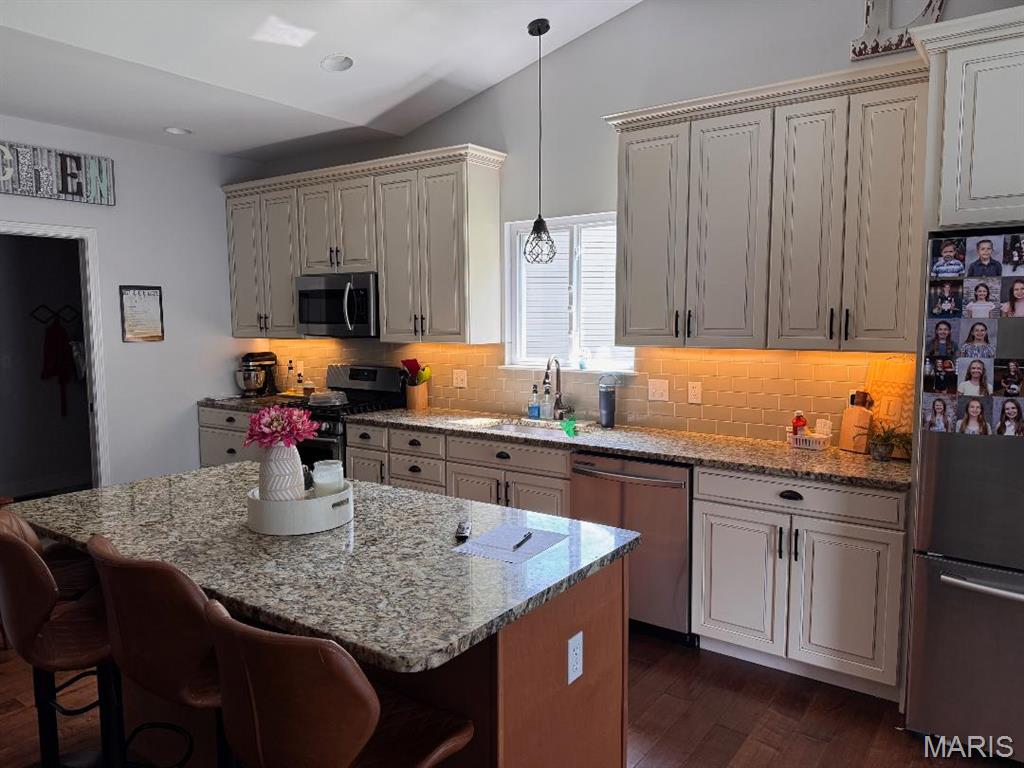212 Chadwyck Circle