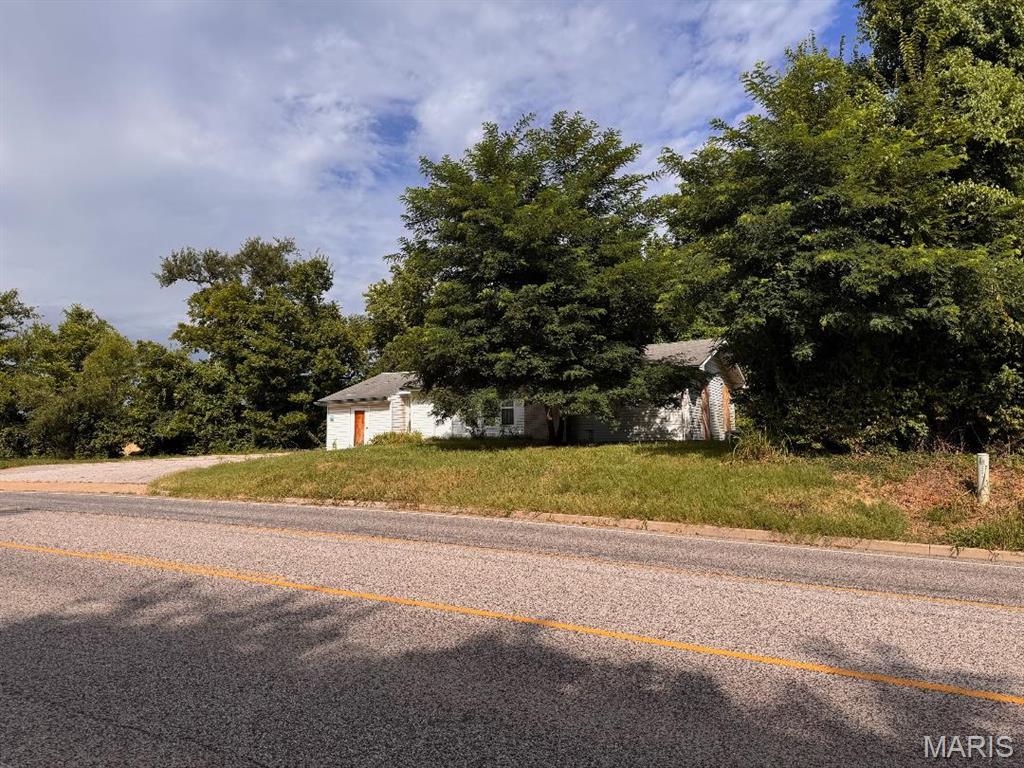 1565 State Road Z