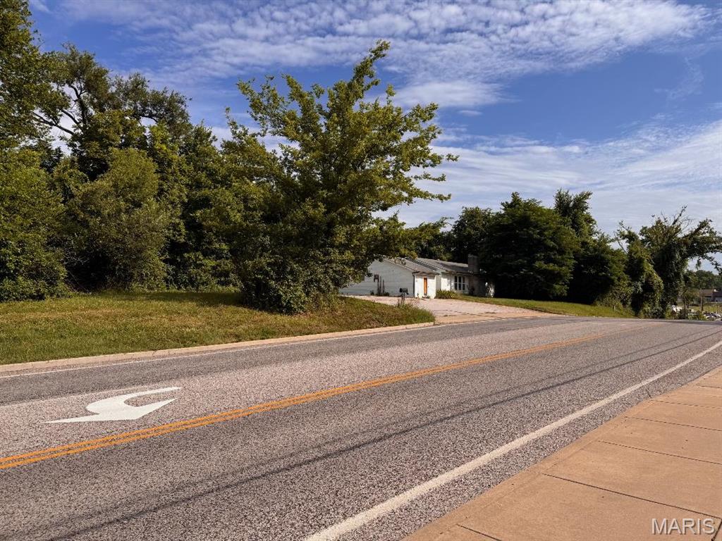 1565 State Road Z