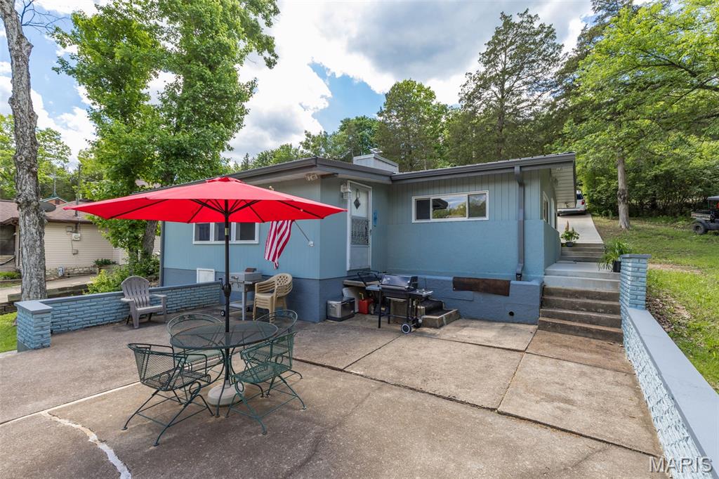 196 North Lake Drive