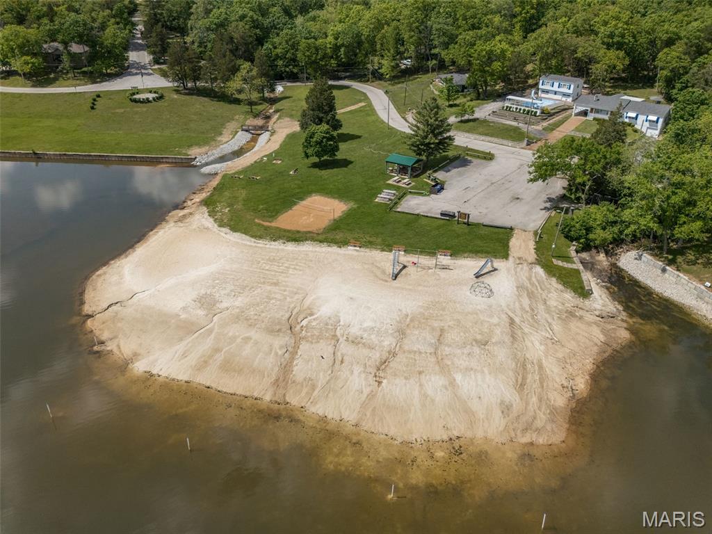 196 North Lake Drive