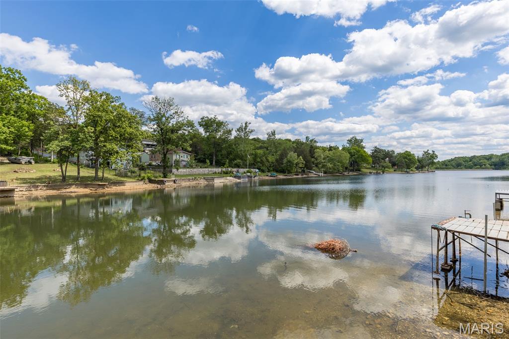 196 North Lake Drive