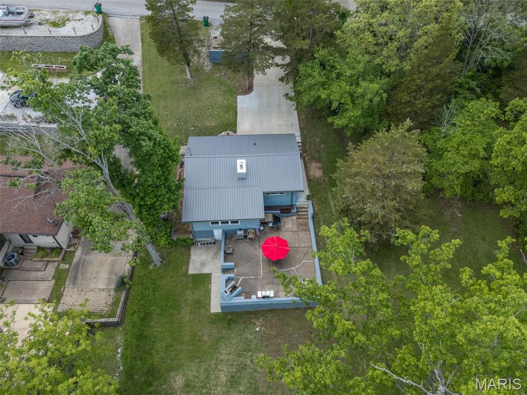 196 North Lake Drive