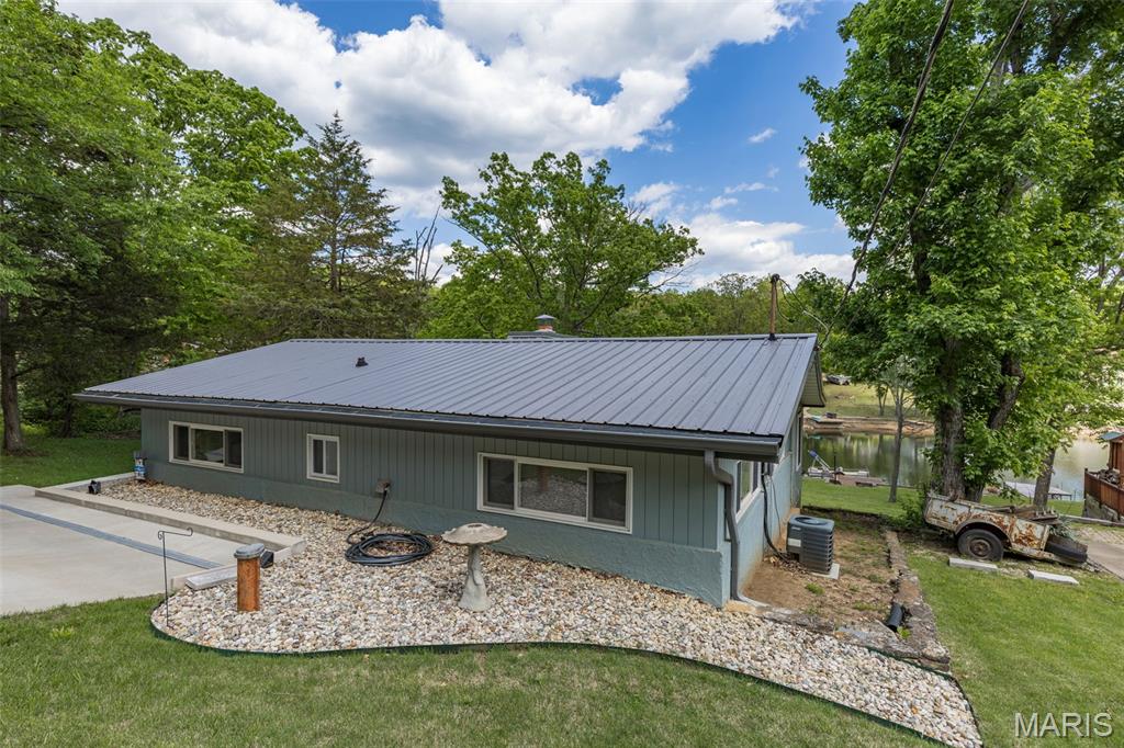 196 North Lake Drive