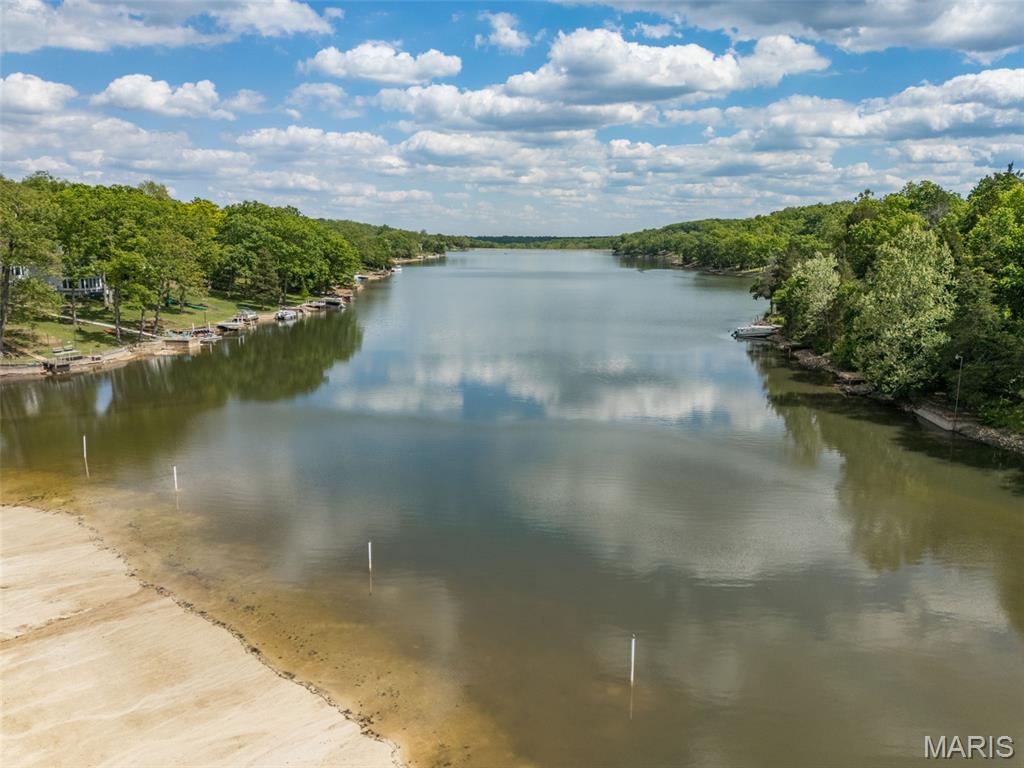 196 North Lake Drive