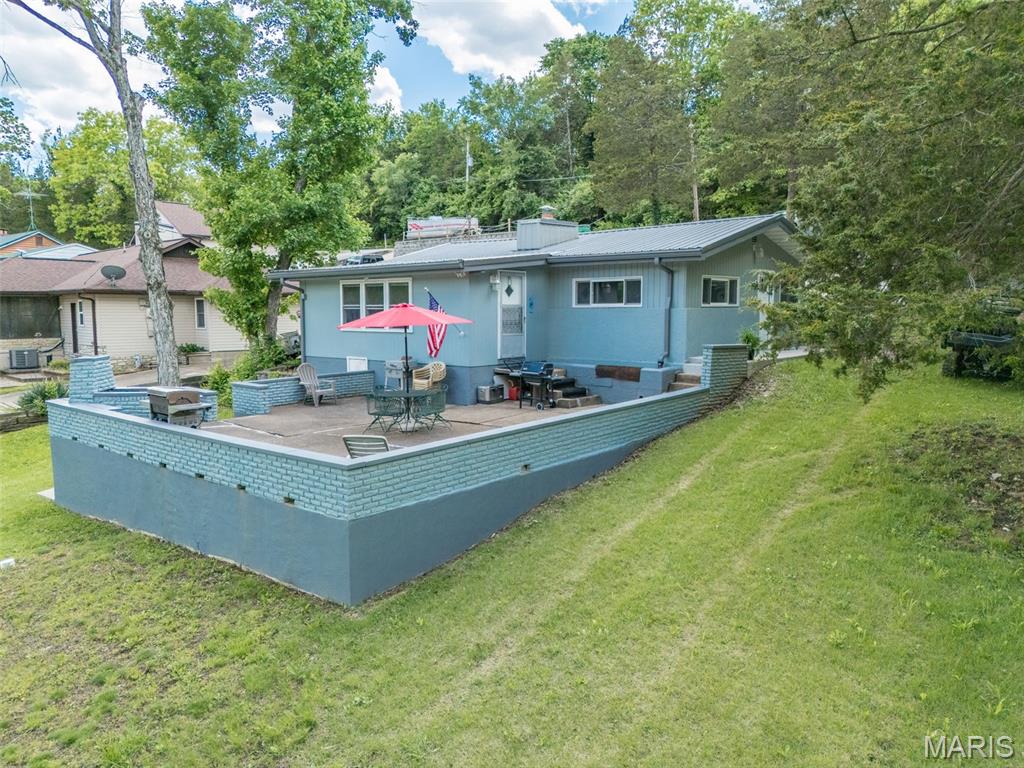 196 North Lake Drive