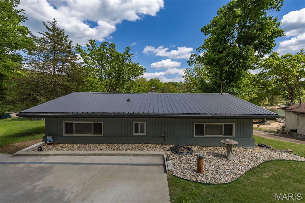 196 North Lake Drive
