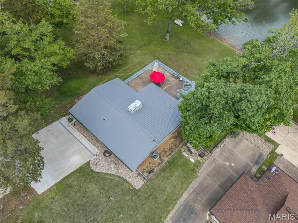 196 North Lake Drive