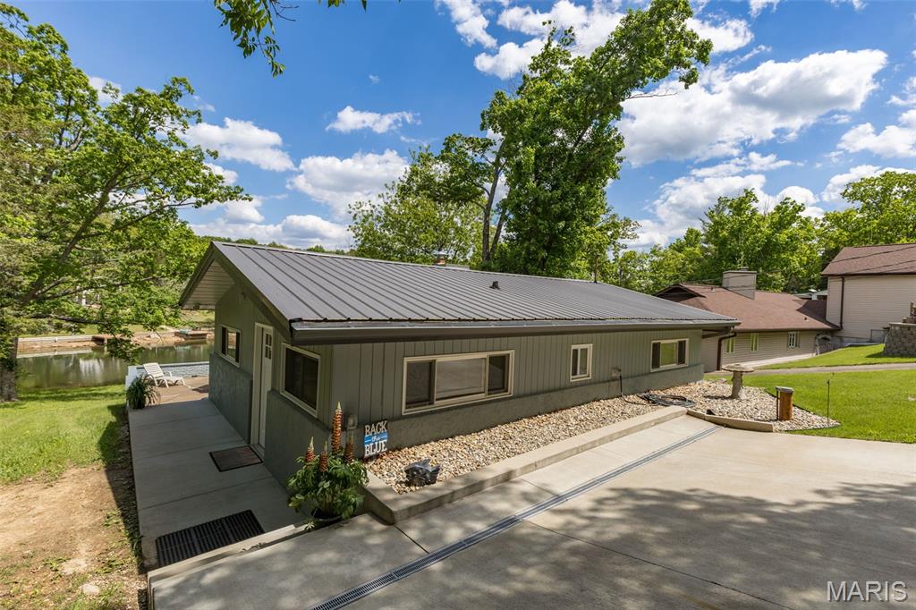 196 North Lake Drive