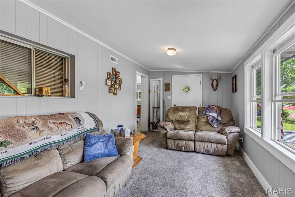 196 North Lake Drive