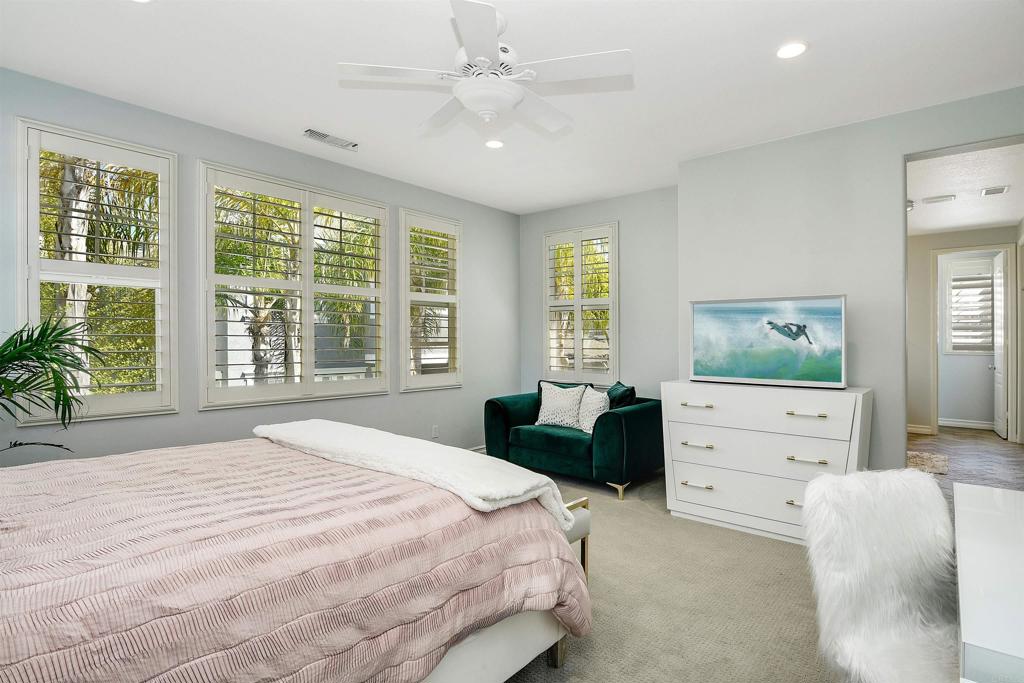 6982 Shoreline Drive