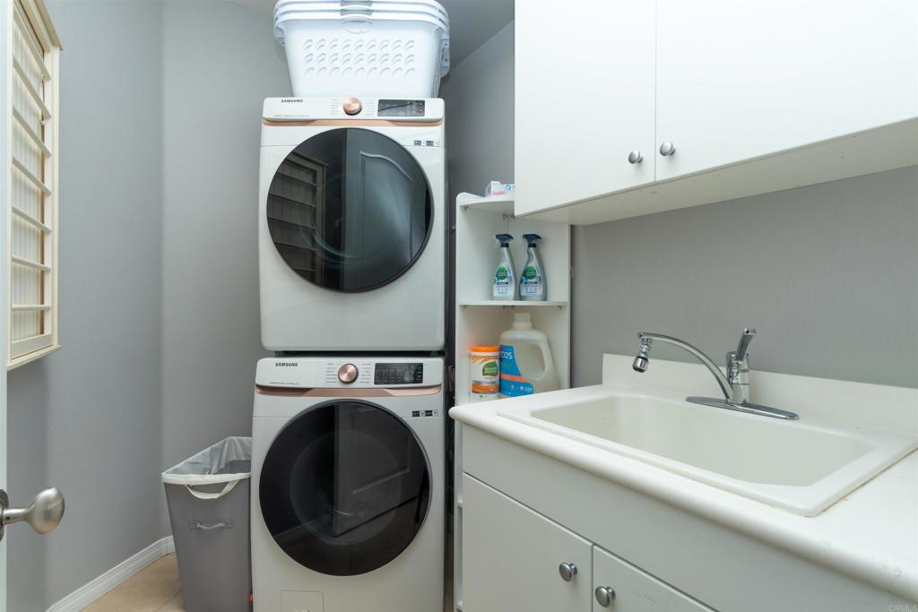 6982 Shoreline Drive