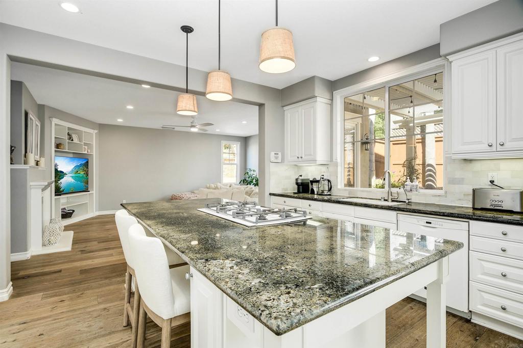 6982 Shoreline Drive