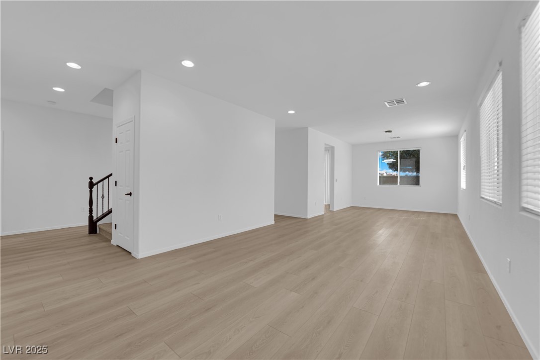 2033 Old Field Avenue