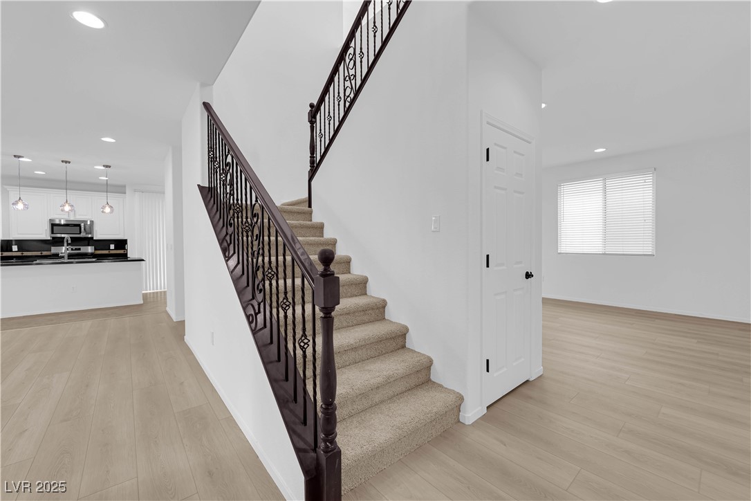 2033 Old Field Avenue