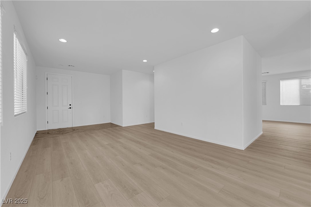 2033 Old Field Avenue