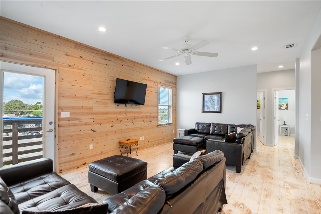 143 Laguna Village Dr