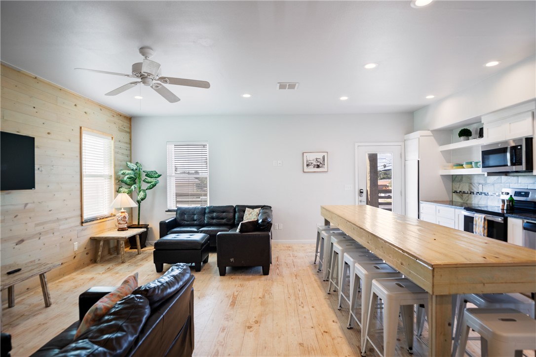 143 Laguna Village Dr
