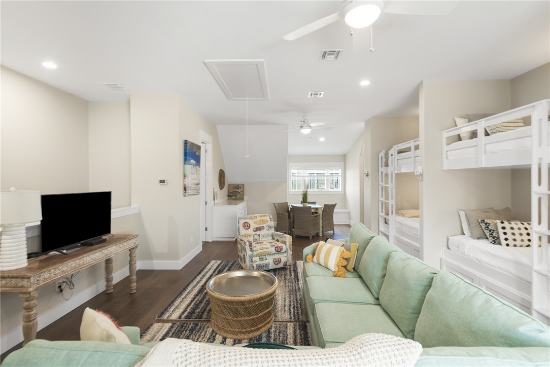 171 Sunset Ave B