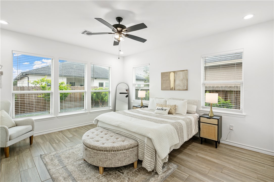 14221 Sea Pines Dr