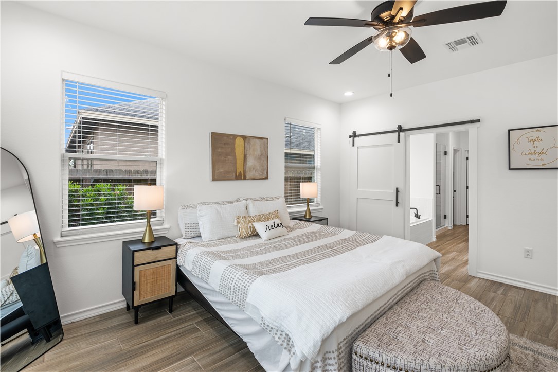14221 Sea Pines Dr