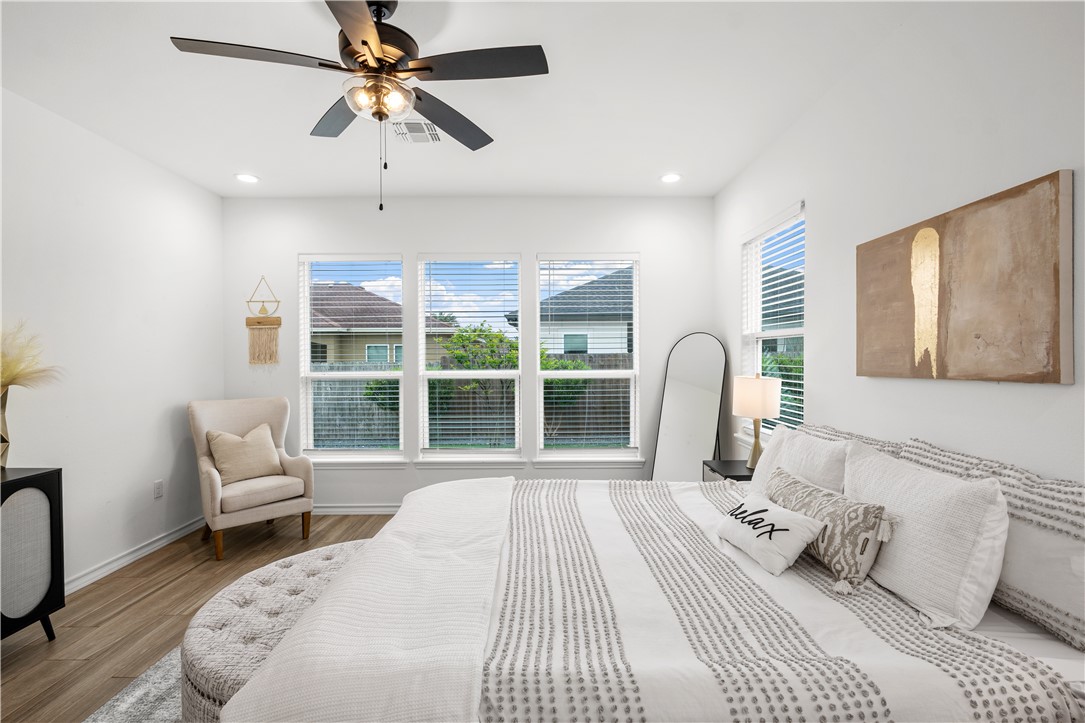 14221 Sea Pines Dr