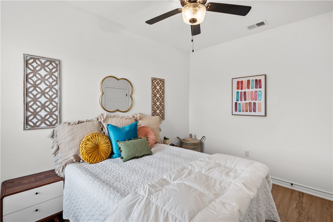 14221 Sea Pines Dr