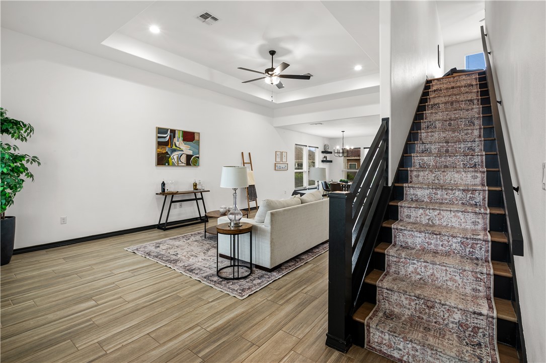 14221 Sea Pines Dr