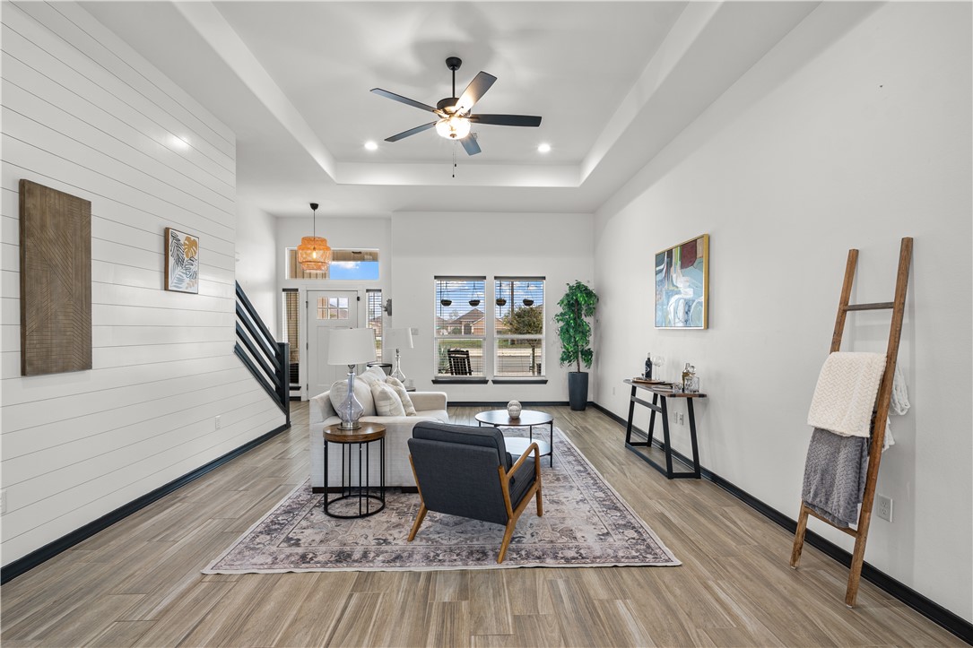 14221 Sea Pines Dr