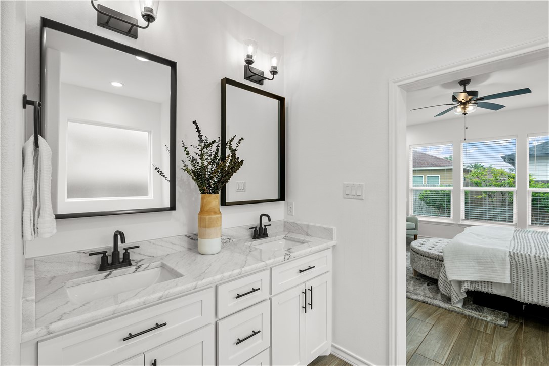 14221 Sea Pines Dr