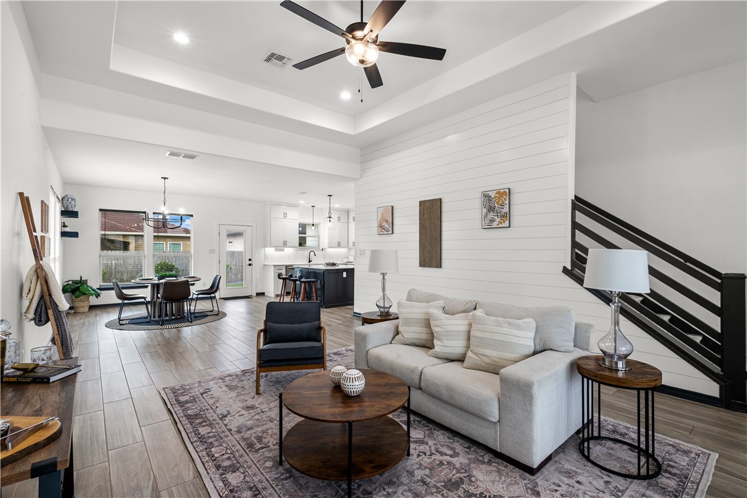 14221 Sea Pines Dr