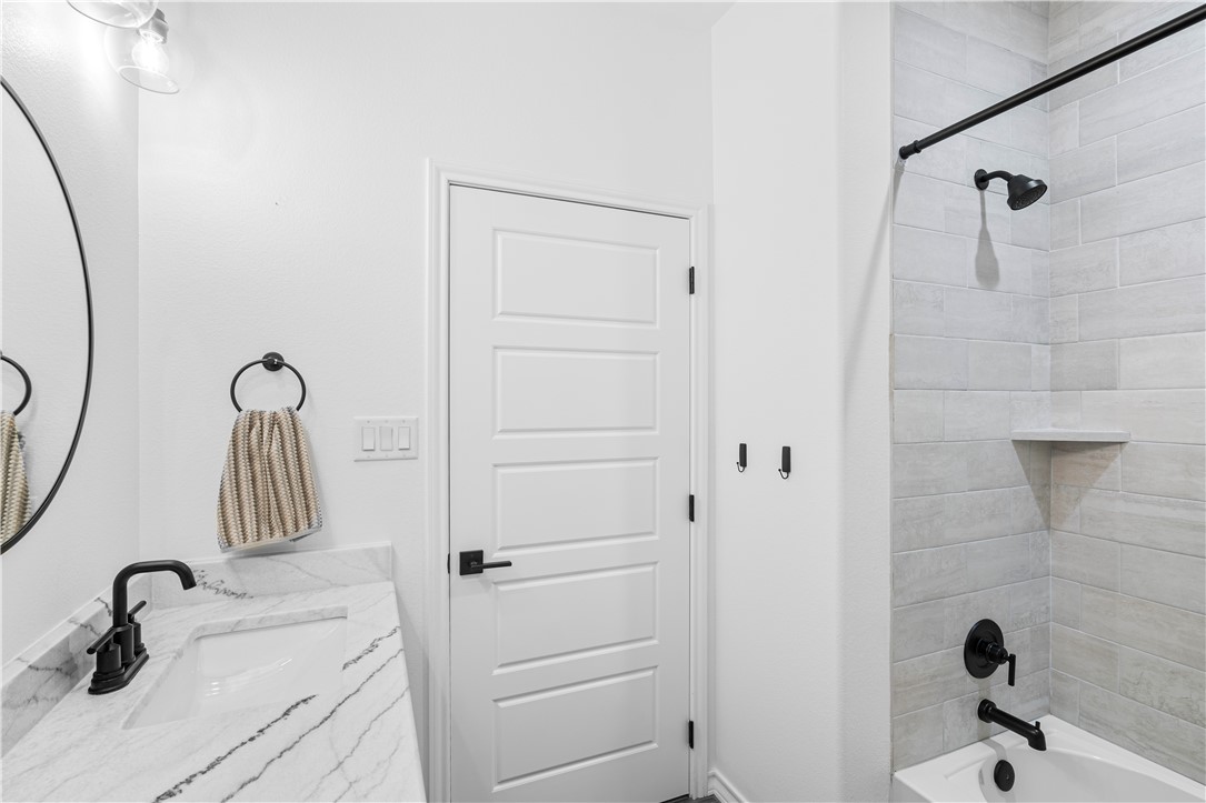 14221 Sea Pines Dr