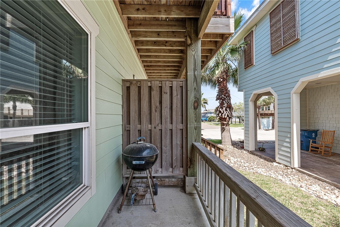247 W Roberts Ave 11-D