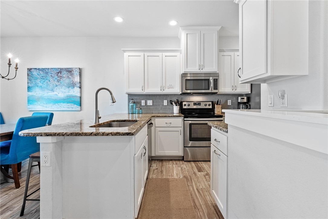247 W Roberts Ave 11-D