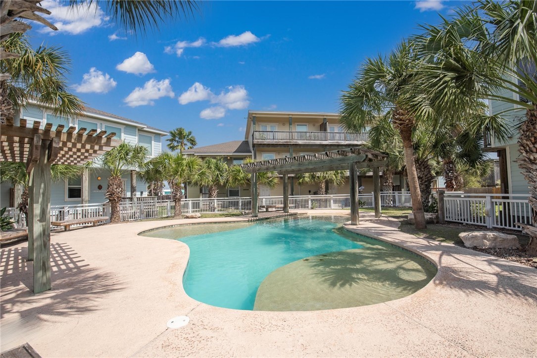 247 W Roberts Ave 11-D