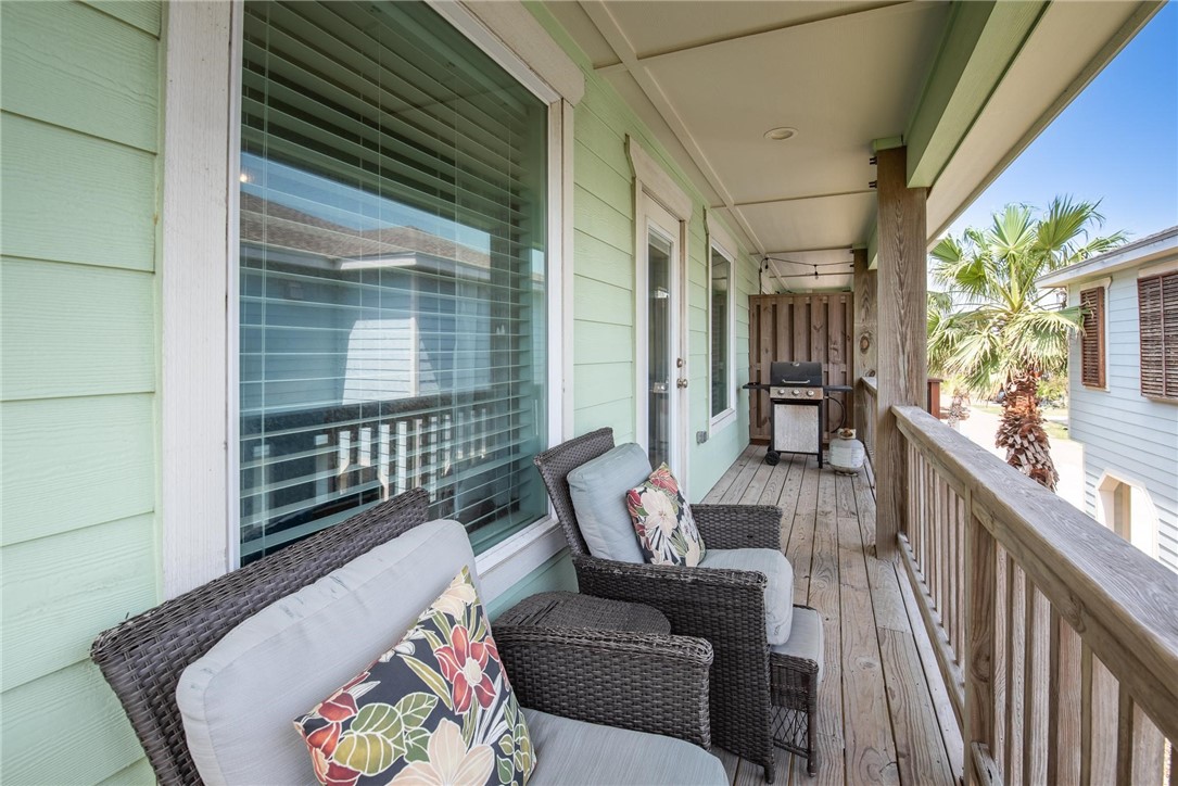 247 W Roberts Ave 11-D