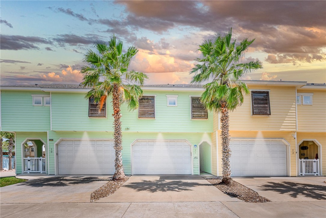247 W Roberts Ave 11-D