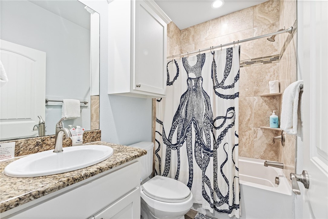247 W Roberts Ave 11-D