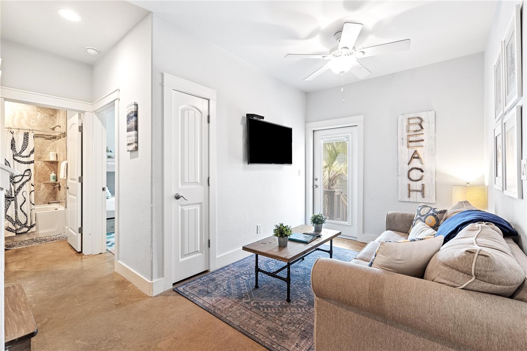 247 W Roberts Ave 11-D