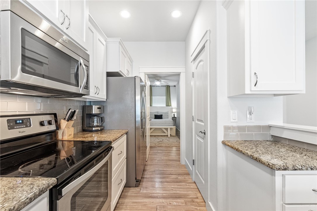247 W Roberts Ave 11-D