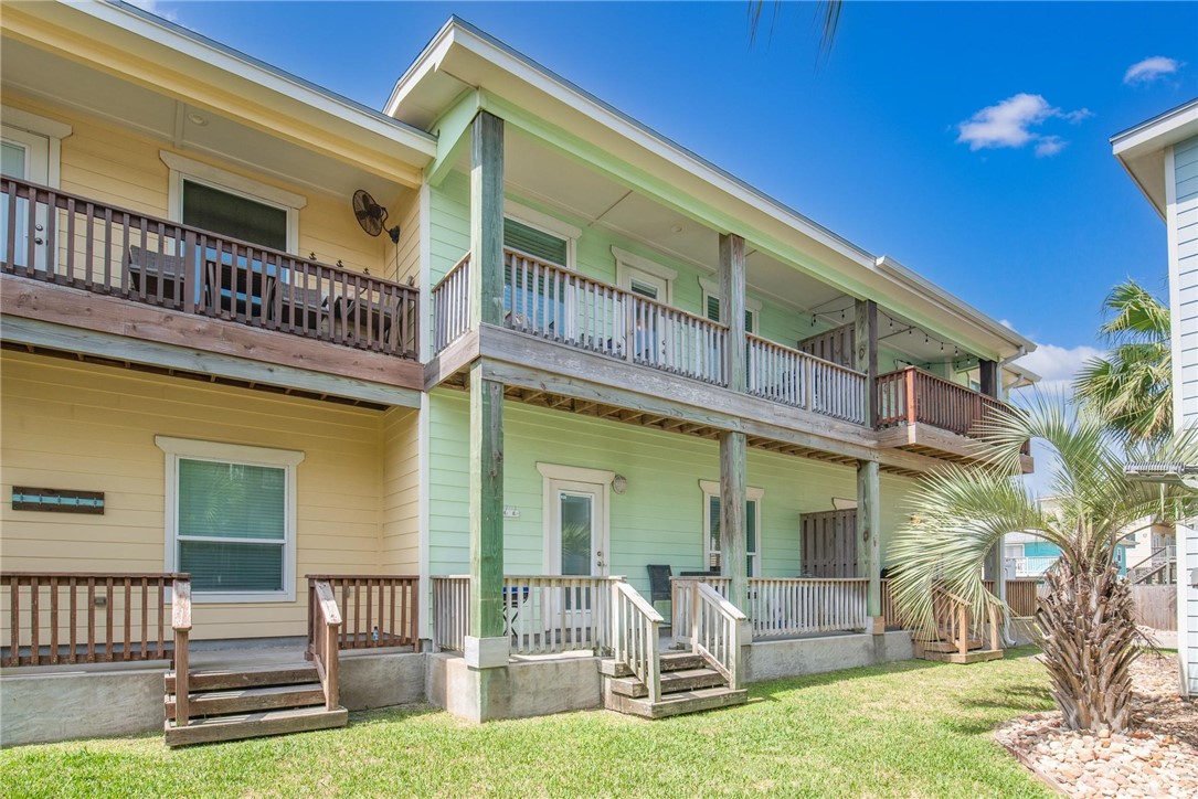 247 W Roberts Ave 11-D