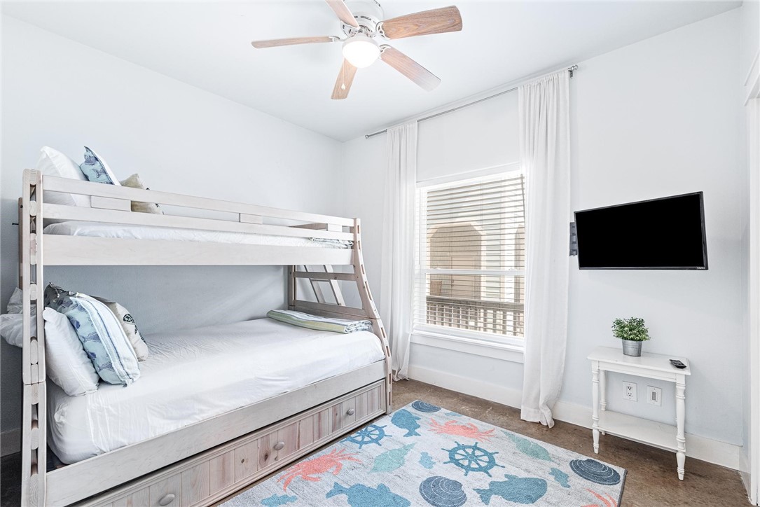 247 W Roberts Ave 11-D