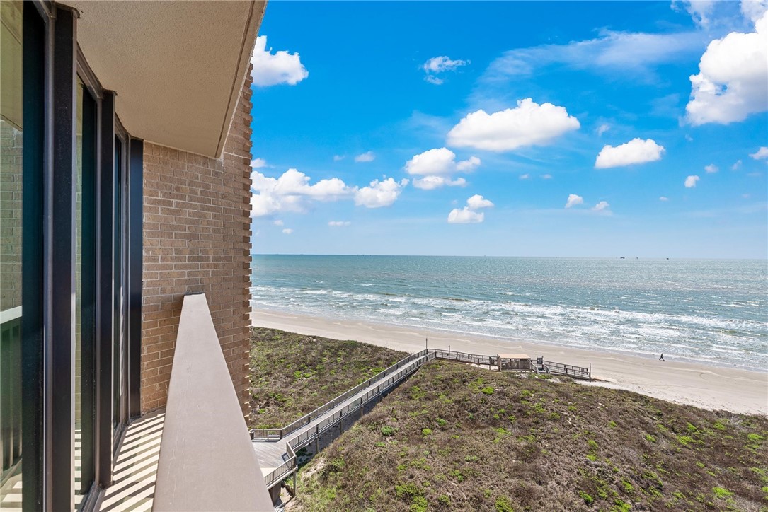6745 Seacomber Dr 808