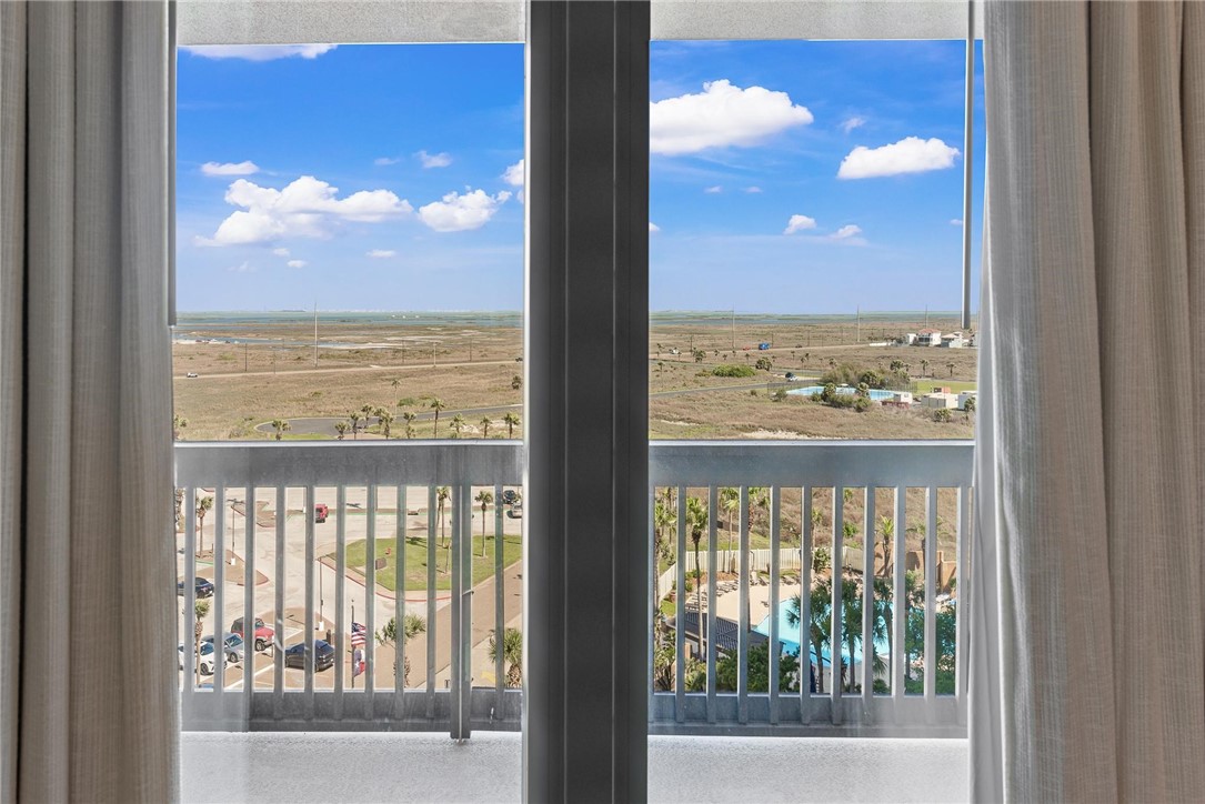 6745 Seacomber Dr 808