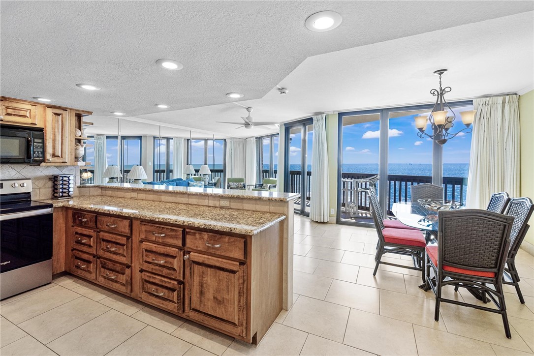6745 Seacomber Dr 808
