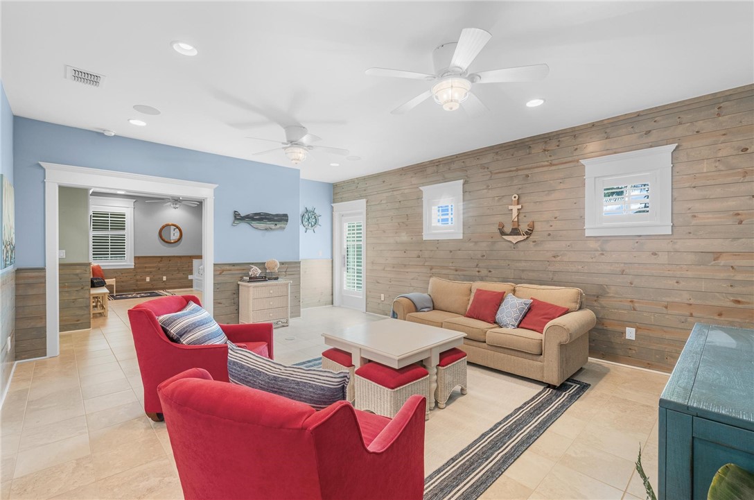 178 Seaside Dr