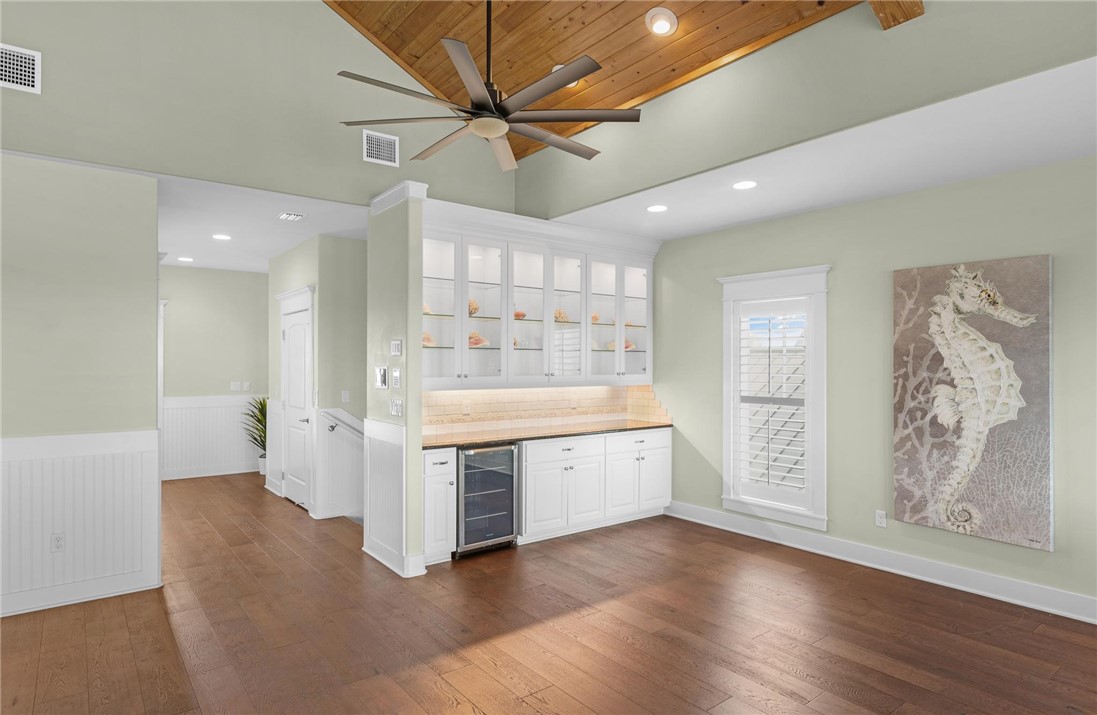 178 Seaside Dr
