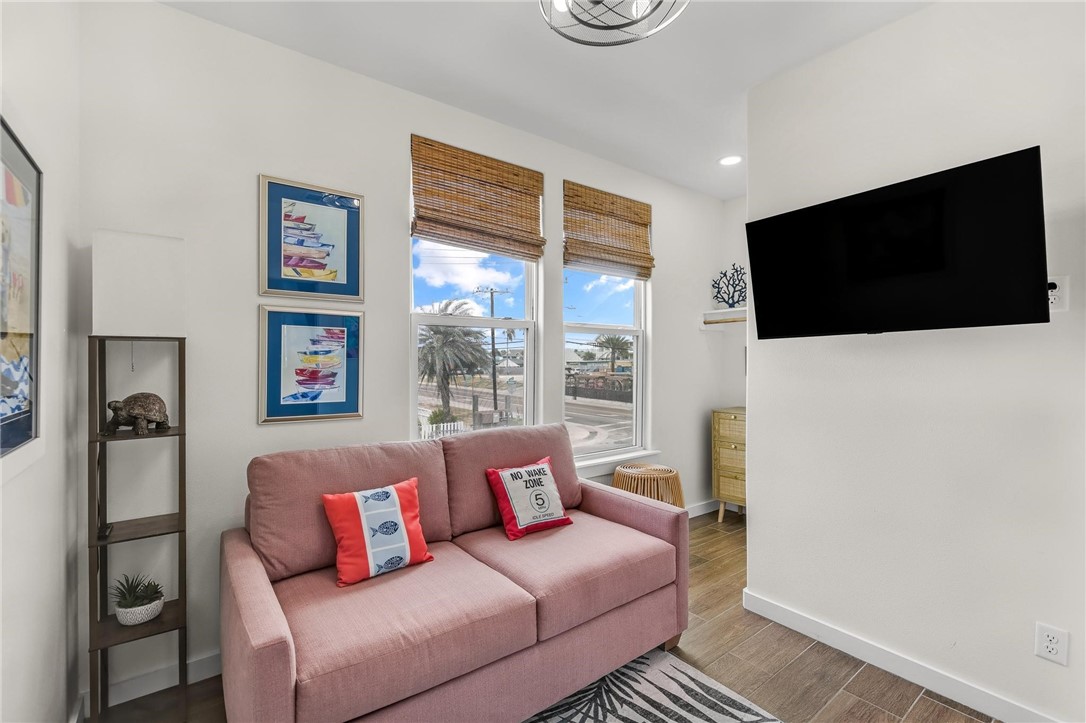 603 E Avenue G 103